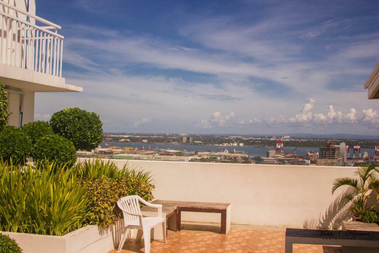 Mabolo Garden Flat A6 With Free Rooftop Pool Cebu Dış mekan fotoğraf